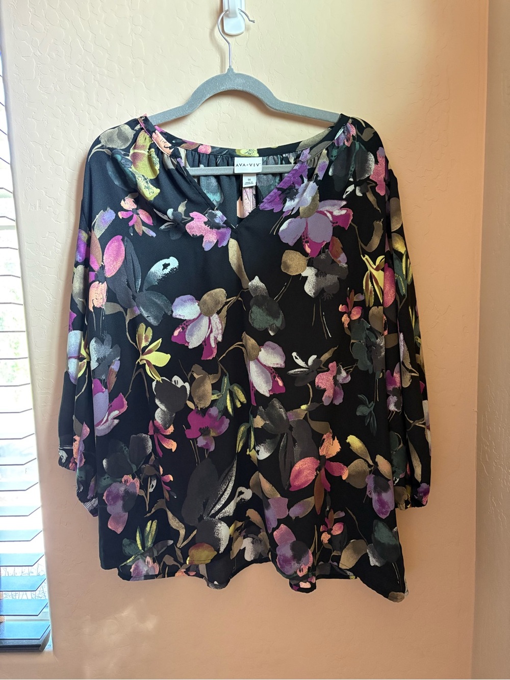Ava & Viv Black Floral Chiffon V-Neck 3/4 sleeve Blouse